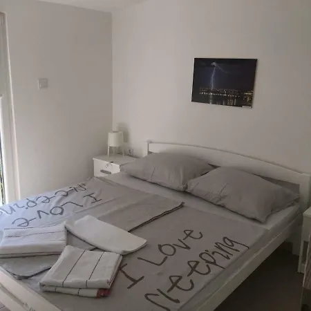 Apartment Bunaric *